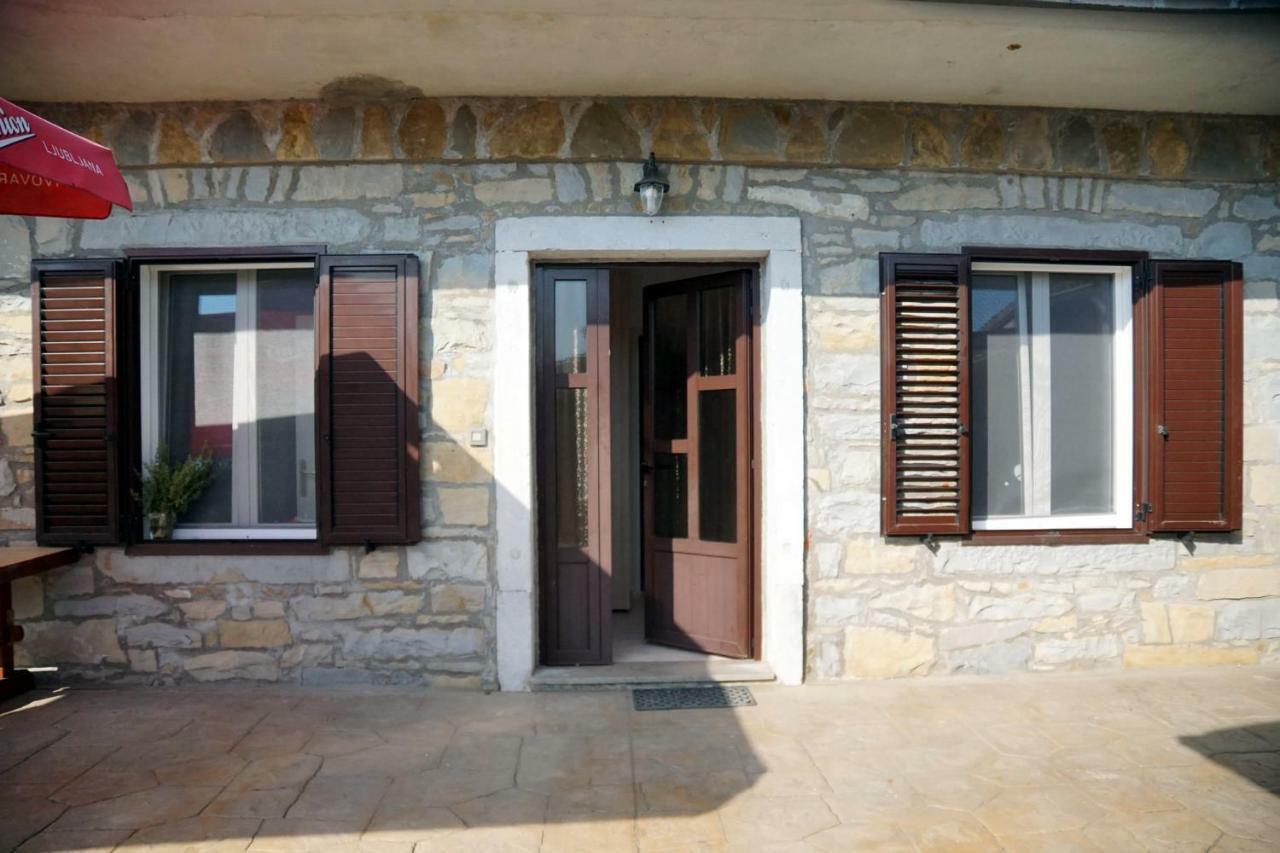 Tourist Farm With Apartments Fig Tree Dekani Экстерьер фото