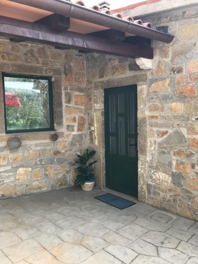 Tourist Farm With Apartments Fig Tree Dekani Экстерьер фото
